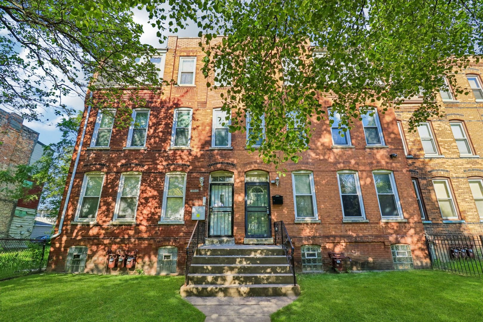 10540 S Maryland Avenue — Chicago, IL 60628