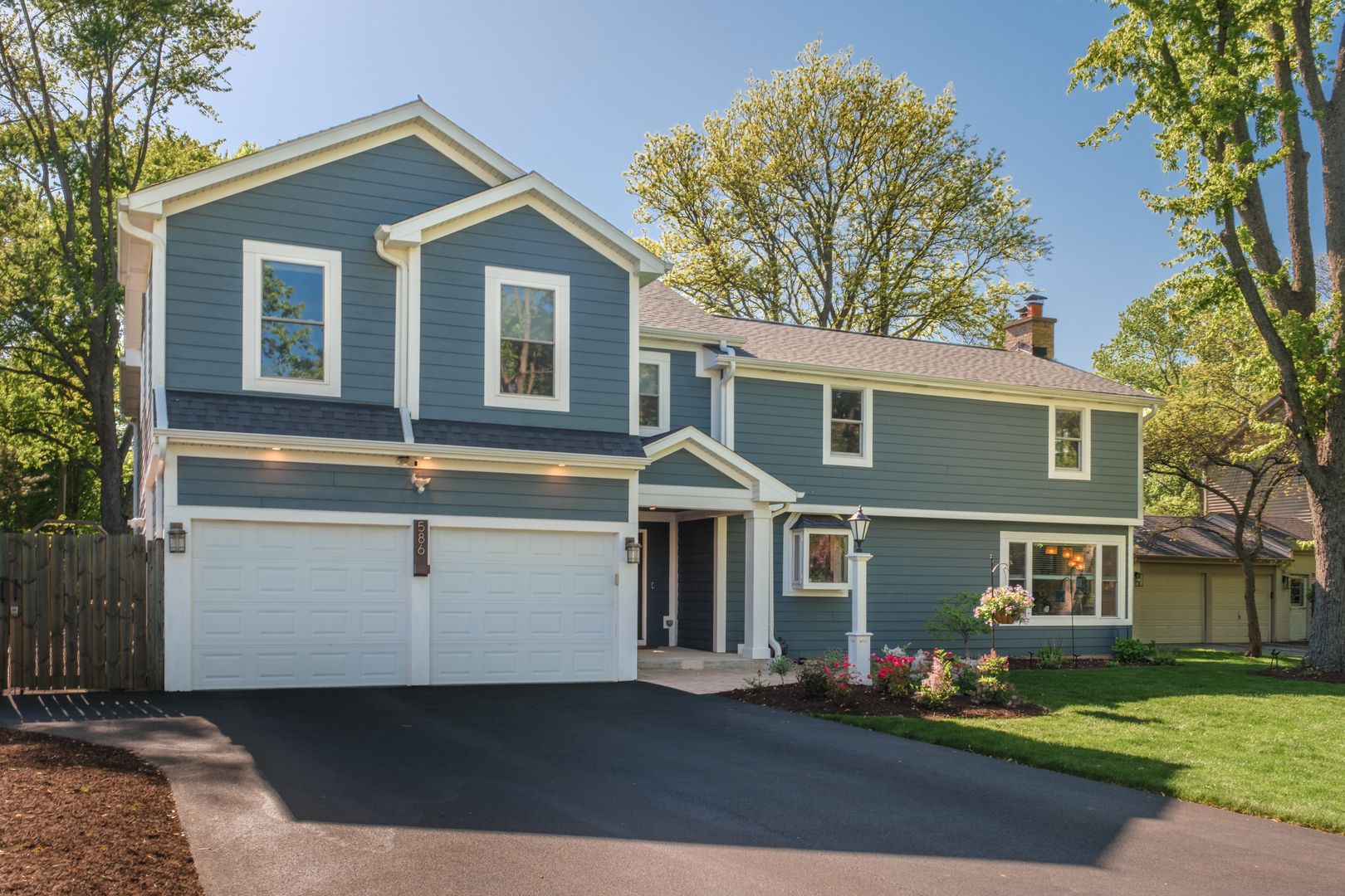 586 EARL Drive — Northfield, IL 60093