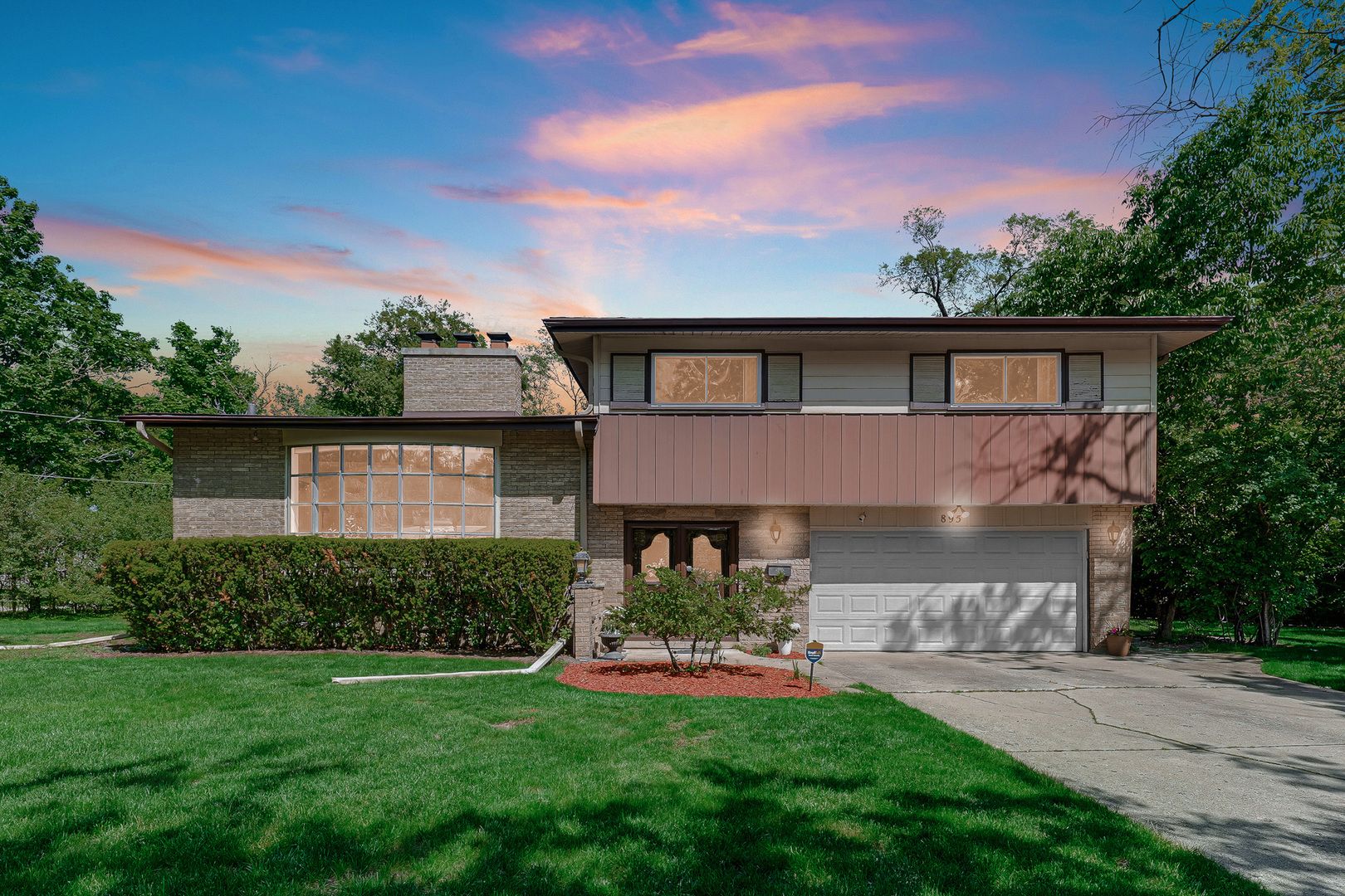 895 Sumac Road — Highland Park, IL 60035