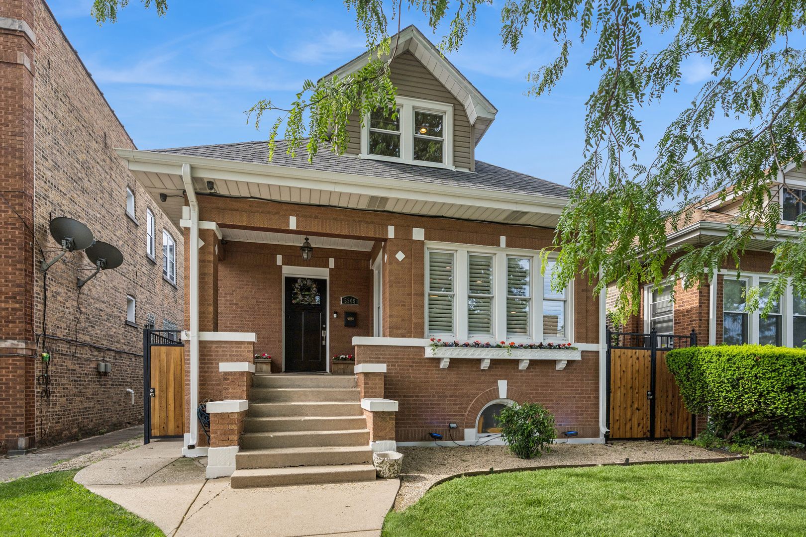 5305 W Addison Street — Chicago, IL 60641