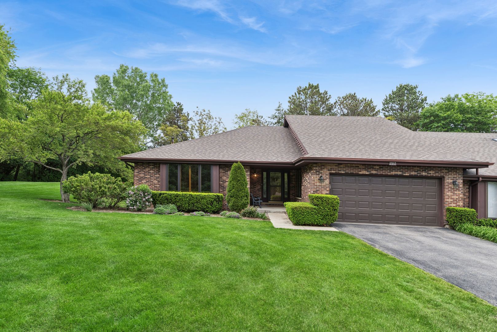 707 Chelsey Court #707 — Gurnee, IL 60031