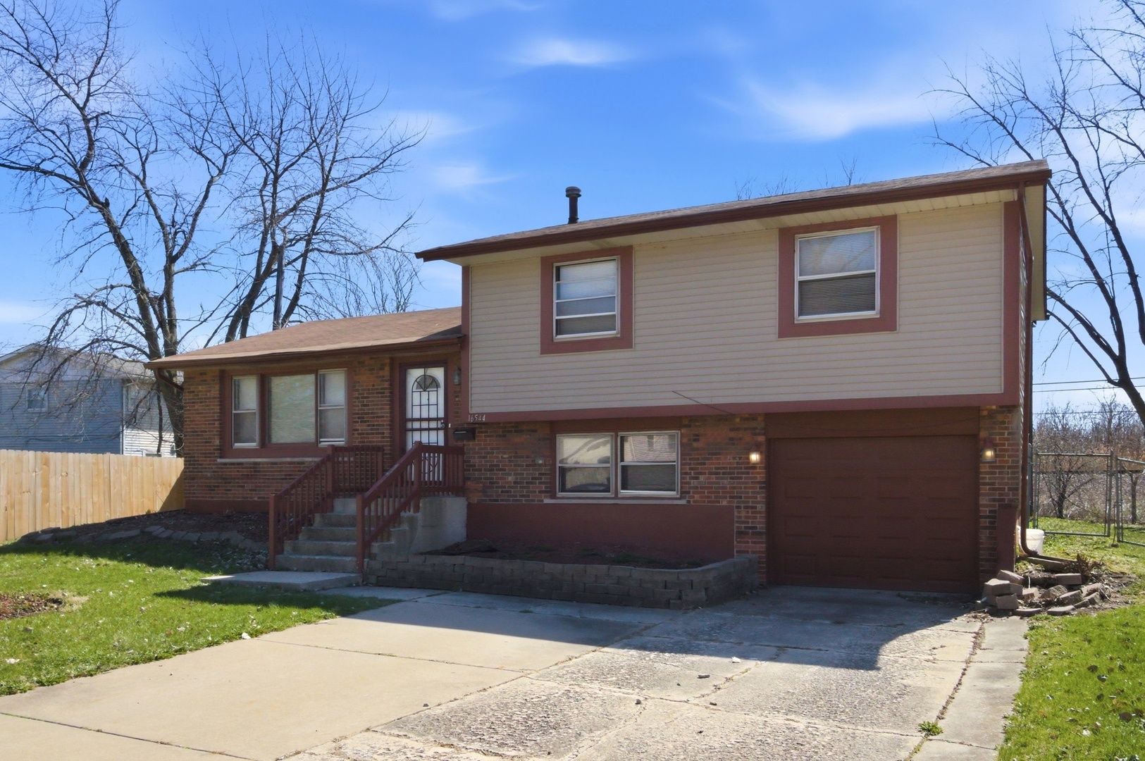 16544 Prairie Avenue — South Holland, IL 60473