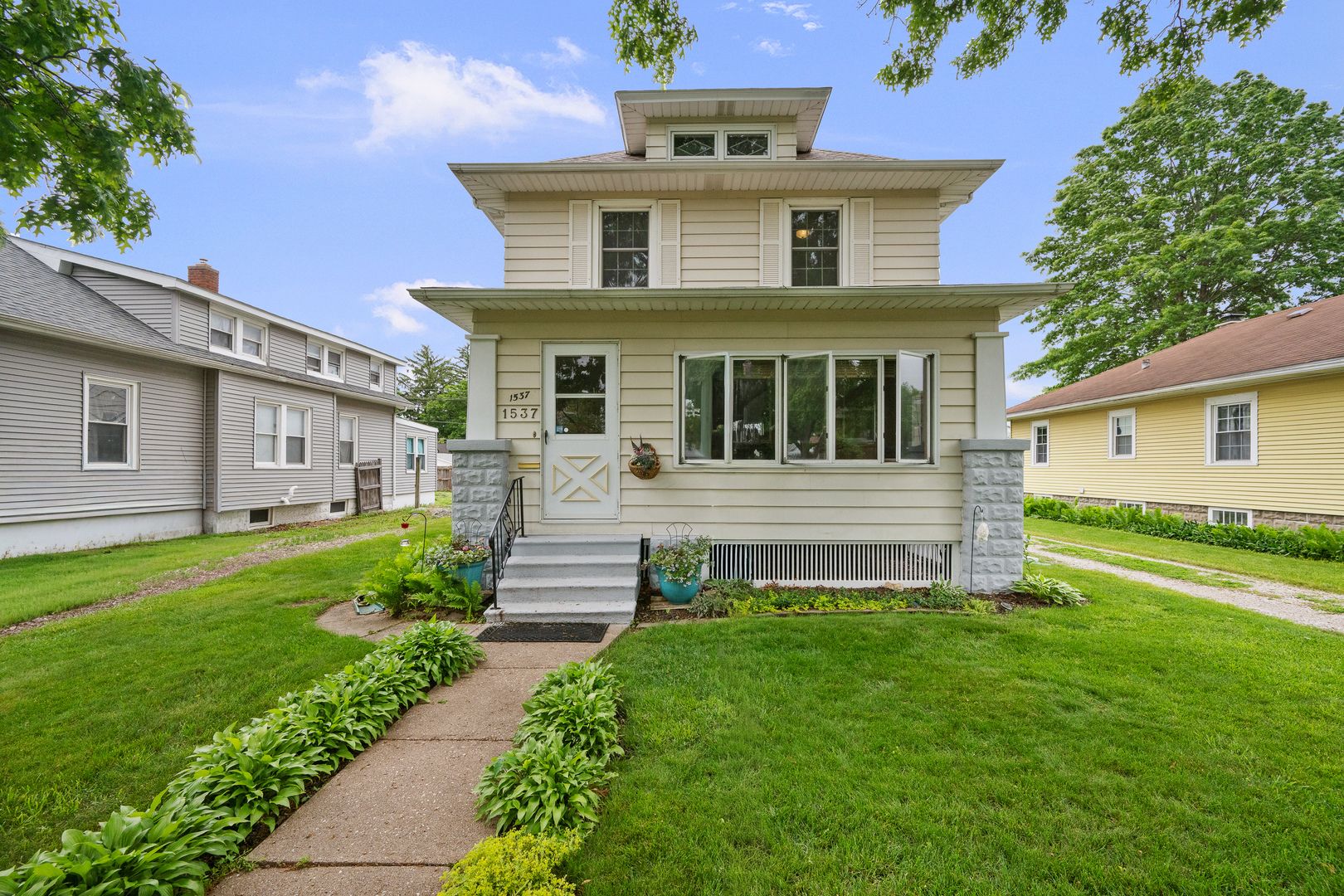 1537 43rd Street — Rock Island, IL 61201