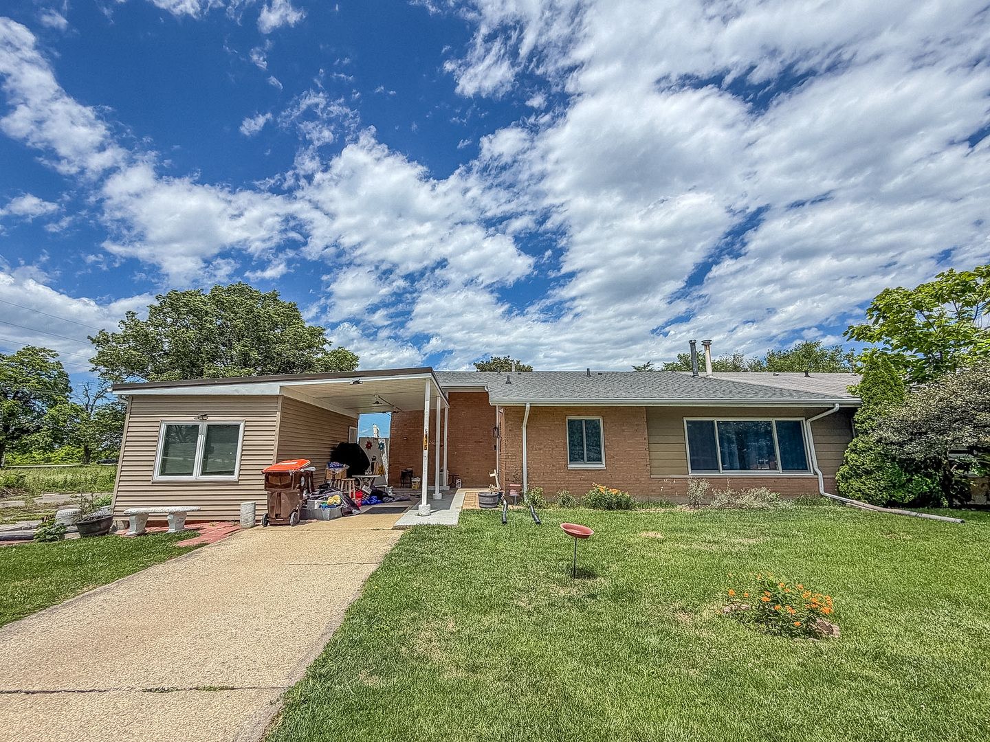 415 W Frost Avenue — Rantoul, IL 61866
