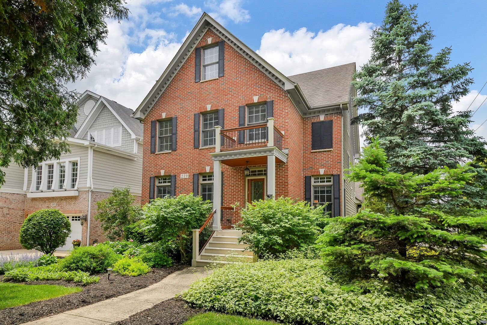219 N Huffman Street — Naperville, IL 60540