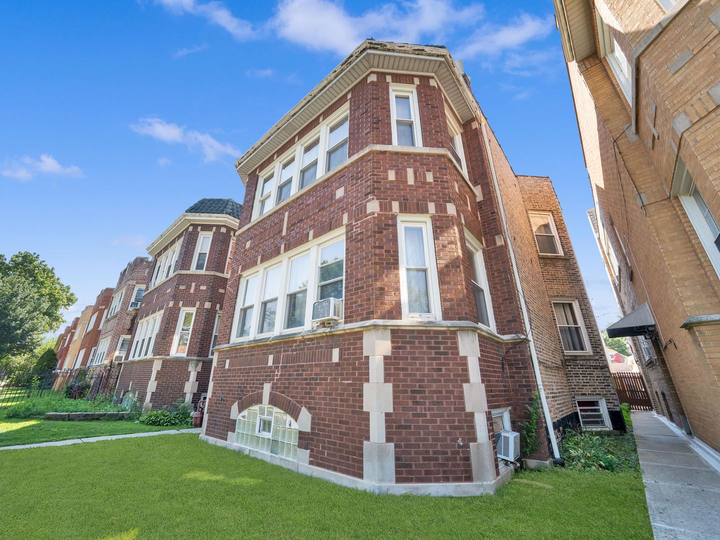 3529 W 63rd Place — Chicago, IL 60629