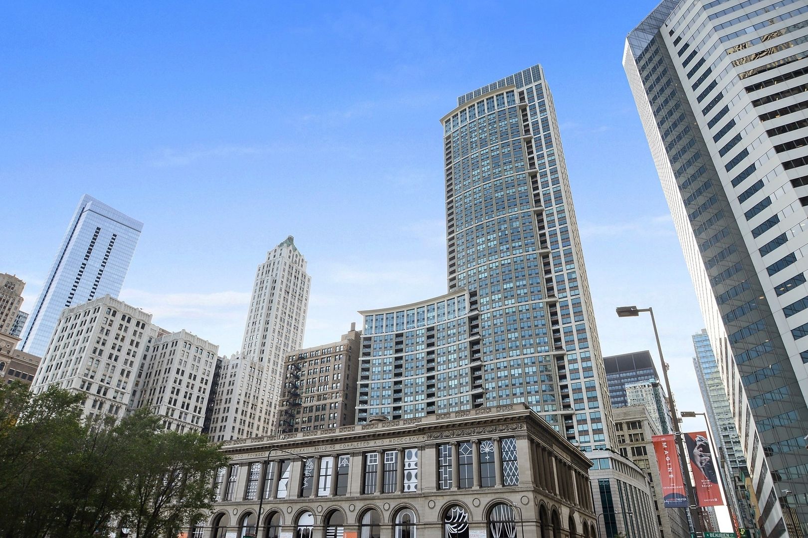 130 N Garland Court #2305 — Chicago, IL 60602