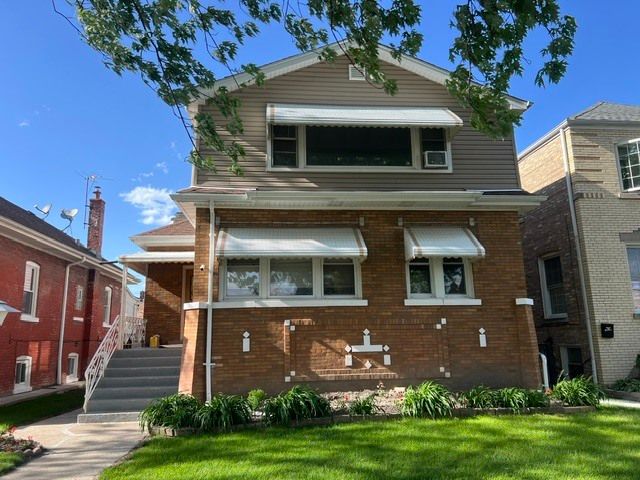 7030 W Wrightwood Avenue — Chicago, IL 60707