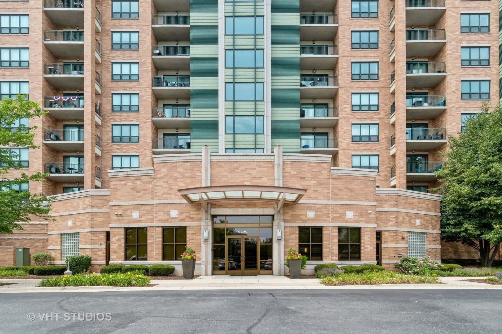 6420 Double Eagle Drive #306 — Woodridge, IL 60517