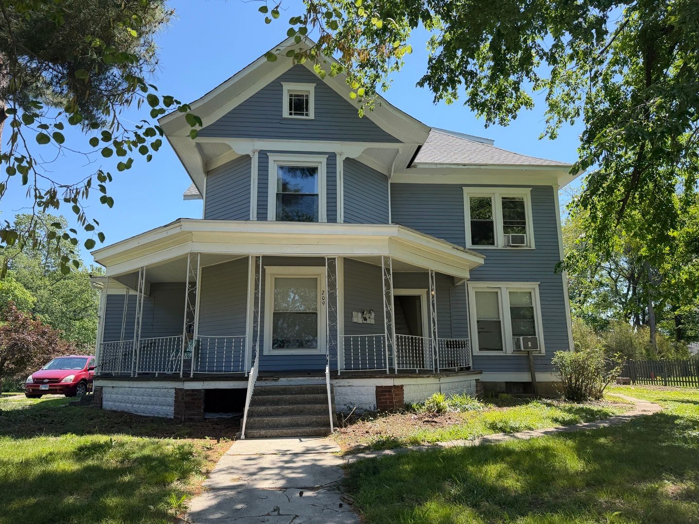 209 N Springer Street — Carbondale, IL 62901
