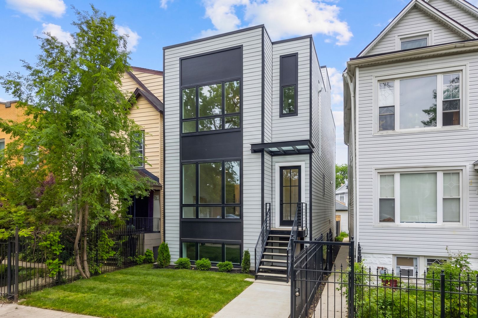 1728 N Sawyer Avenue #A — Chicago, IL 60647