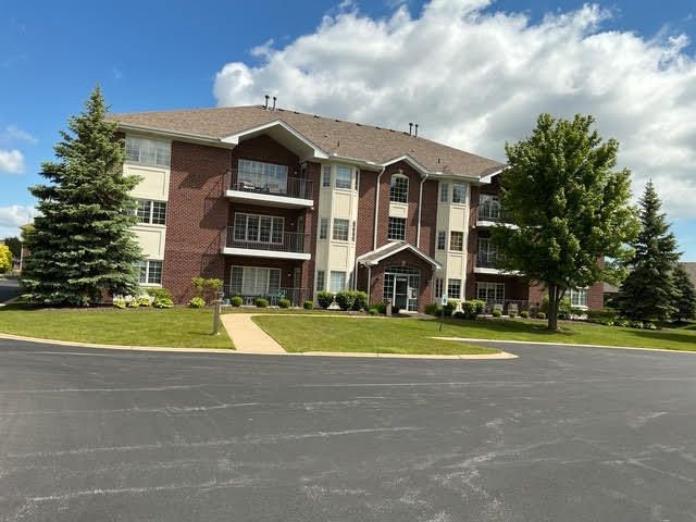 13098 Laurel Glen Court #301 — Palos Heights, IL 60463