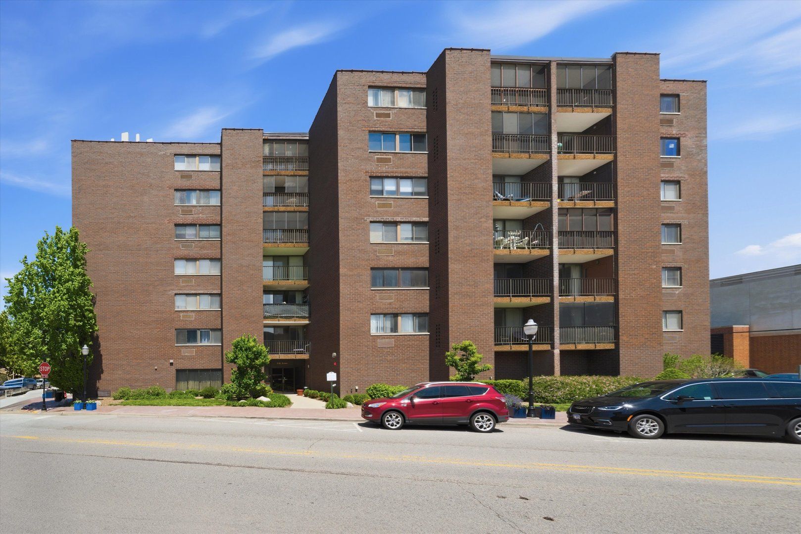 11 W Green Street #608 — Bensenville, IL 60106