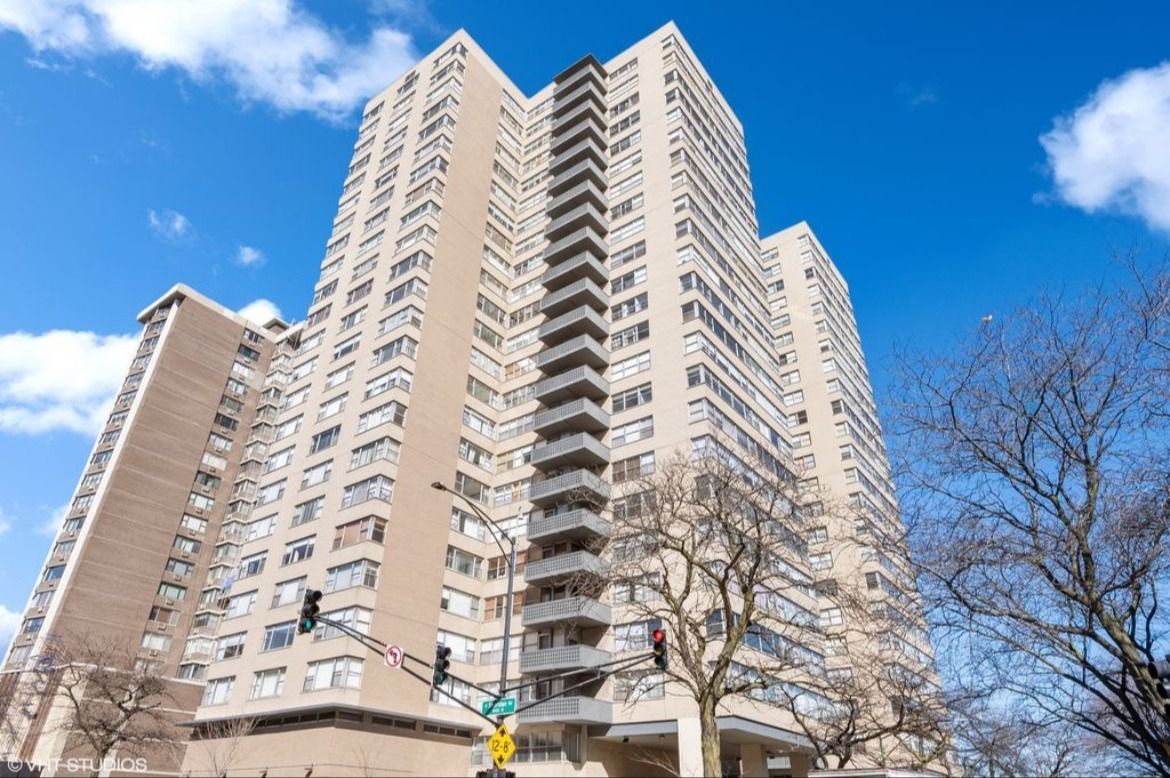 6301 N Sheridan Road #19D — Chicago, IL 60660