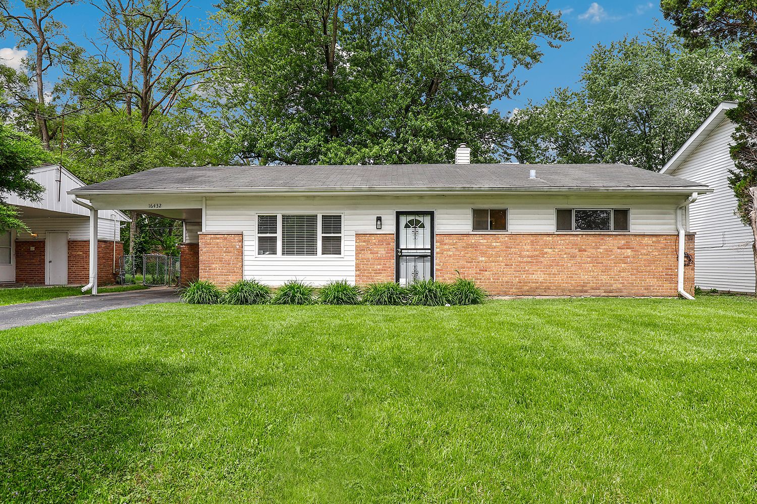 16432 Sawyer Avenue — Markham, IL 60428