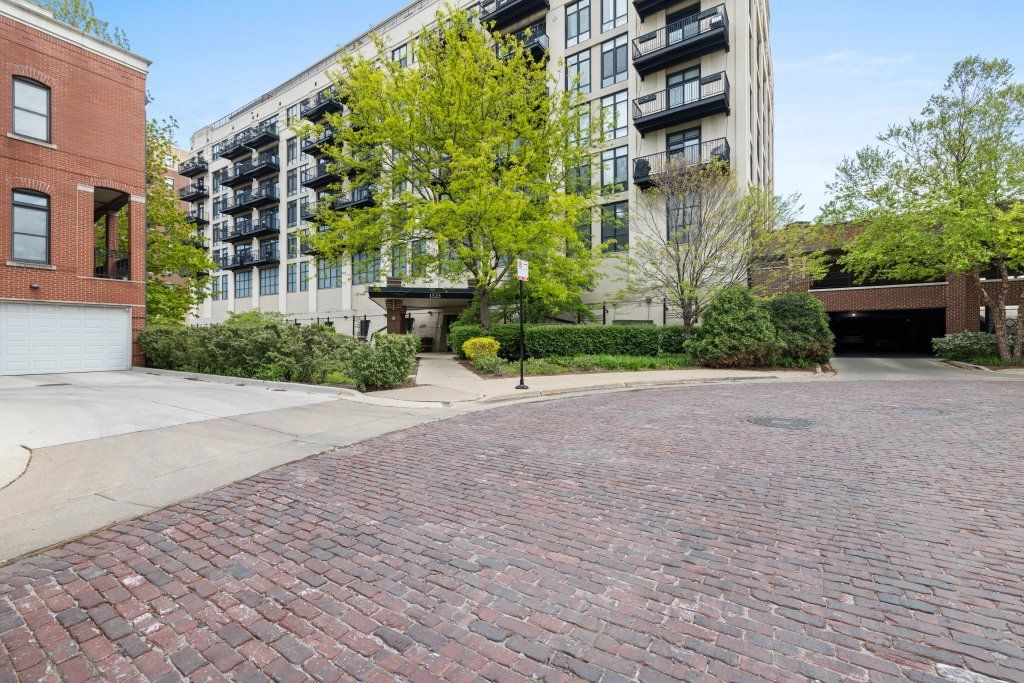 1525 S Sangamon Street #806 — Chicago, IL 60608