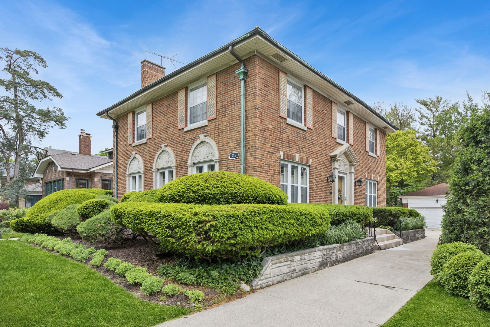 935 Monroe Avenue — River Forest, IL 60305
