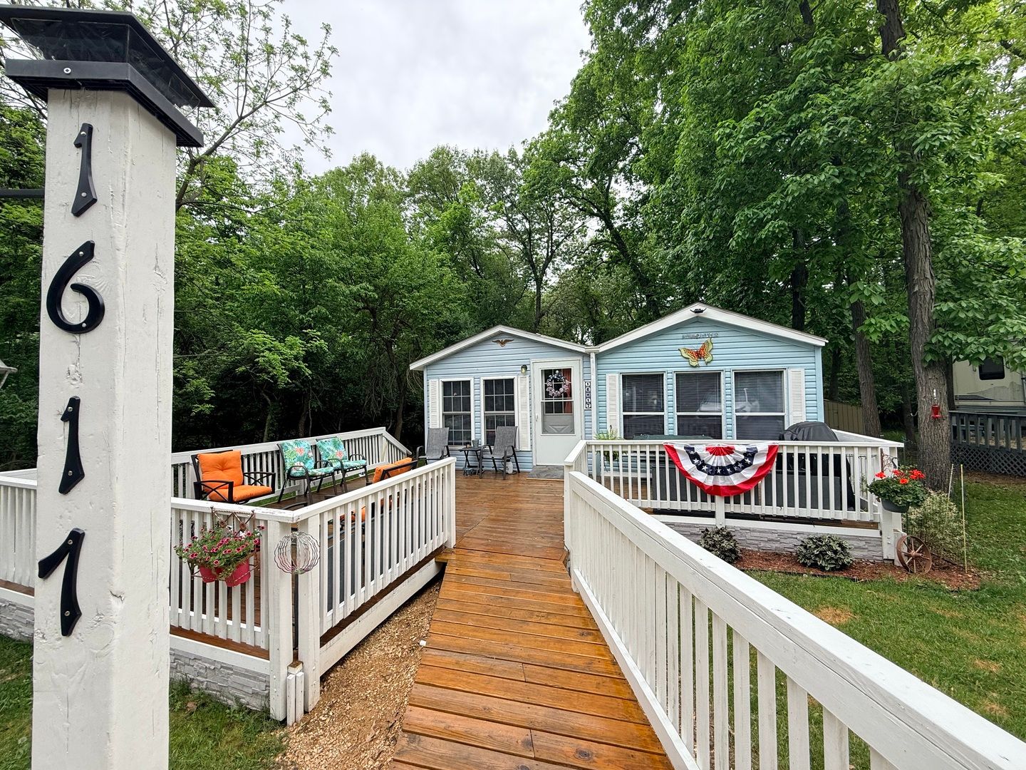 16-17 Woodhaven Lakes — Sublette, IL 61367