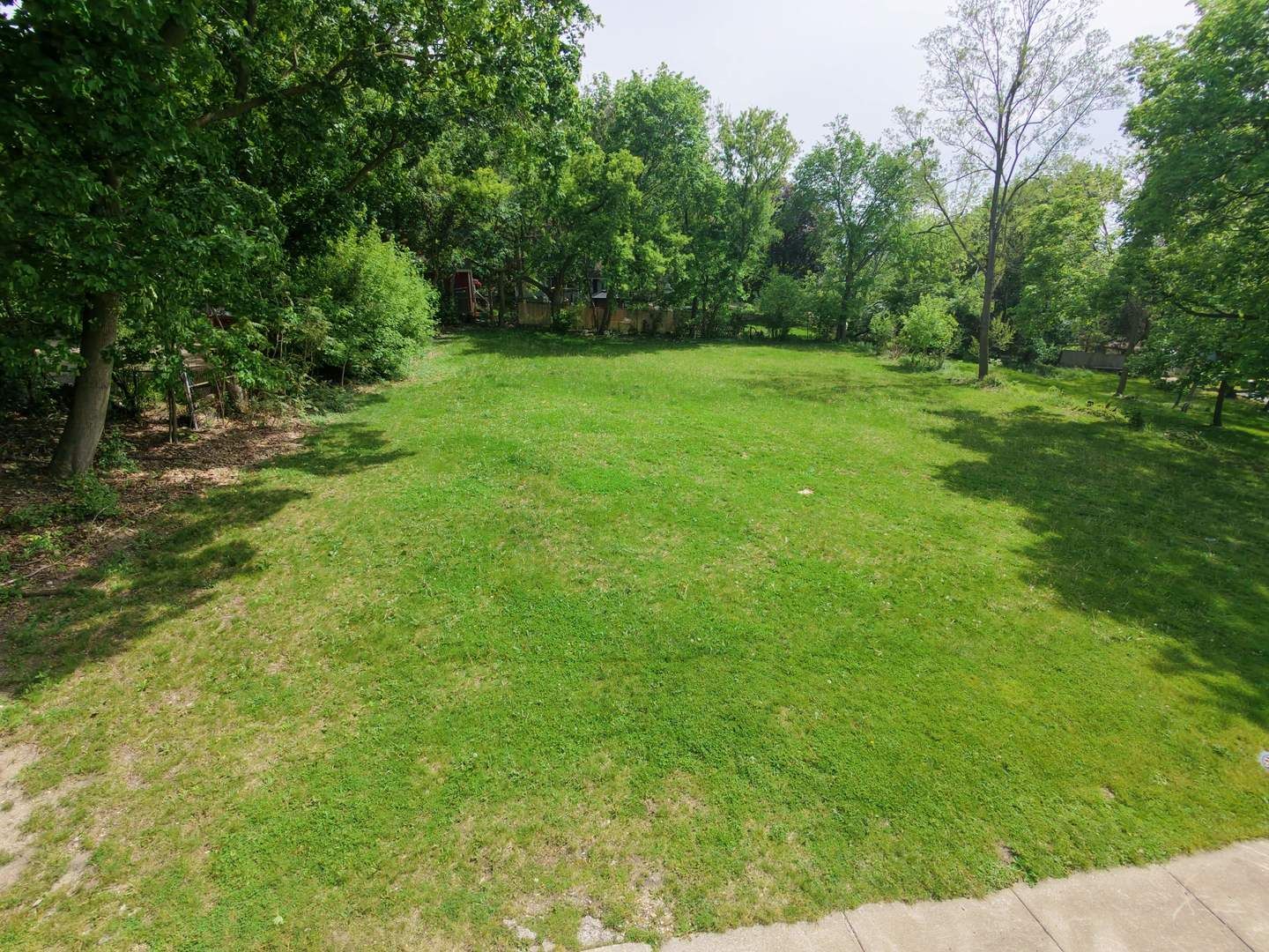 410 BARRINGTON Avenue — East Dundee, IL 60118