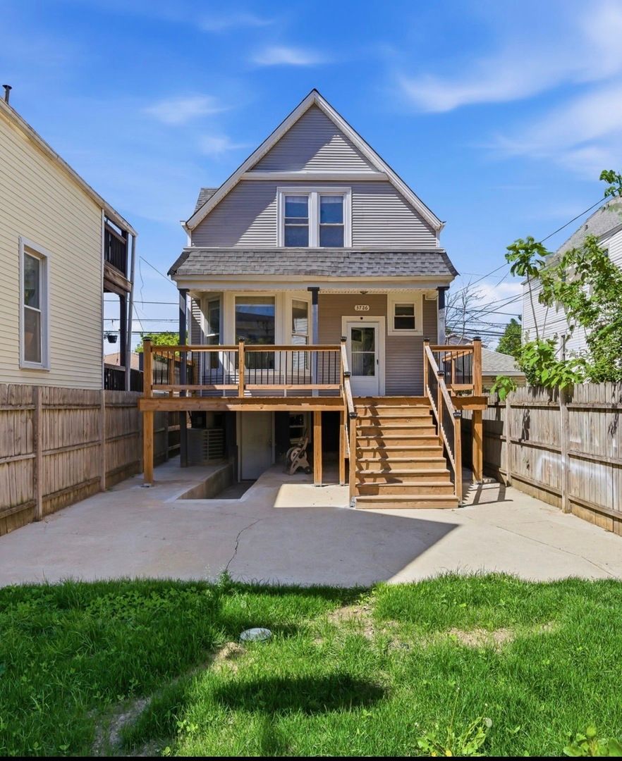 3726 W Mclean Avenue — Chicago, IL 60647