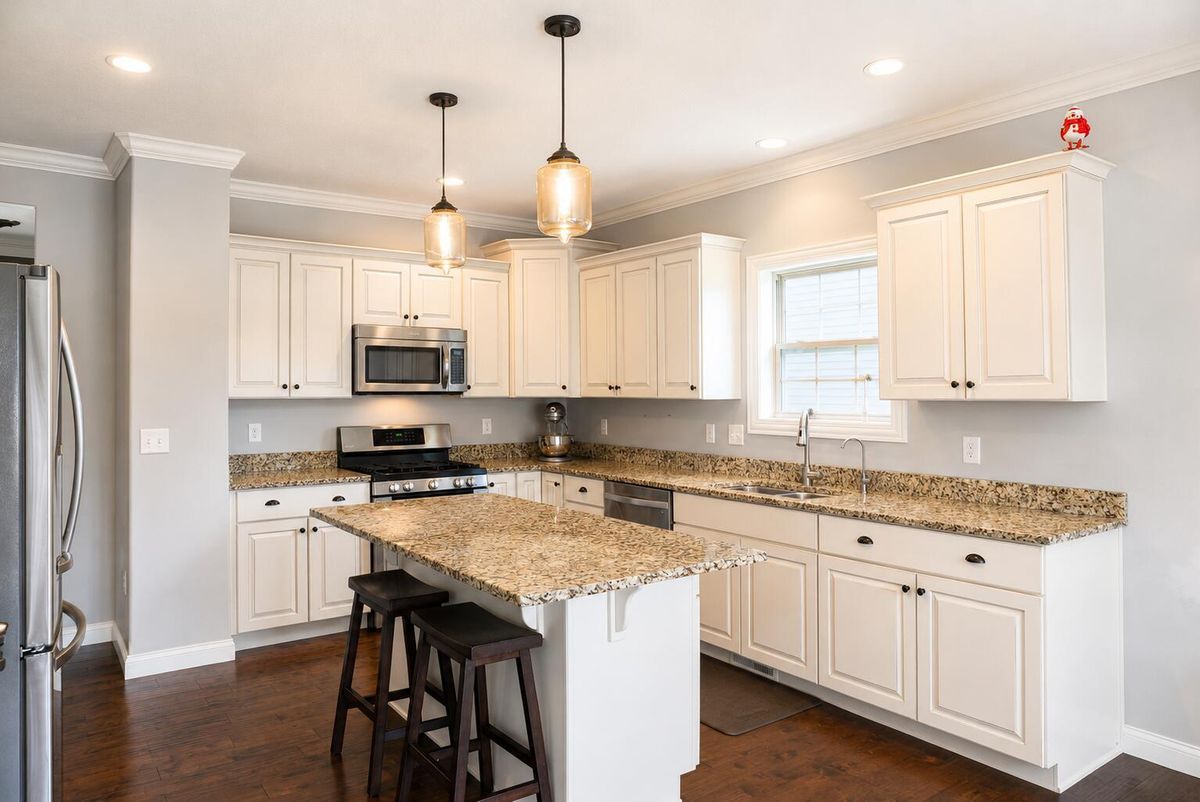 6114 W Clairemont Court, Edwards, IL 61528