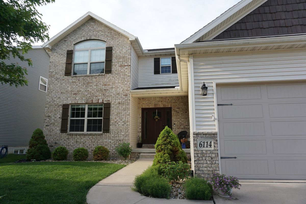 6114 W Clairemont Court, Edwards, IL 61528