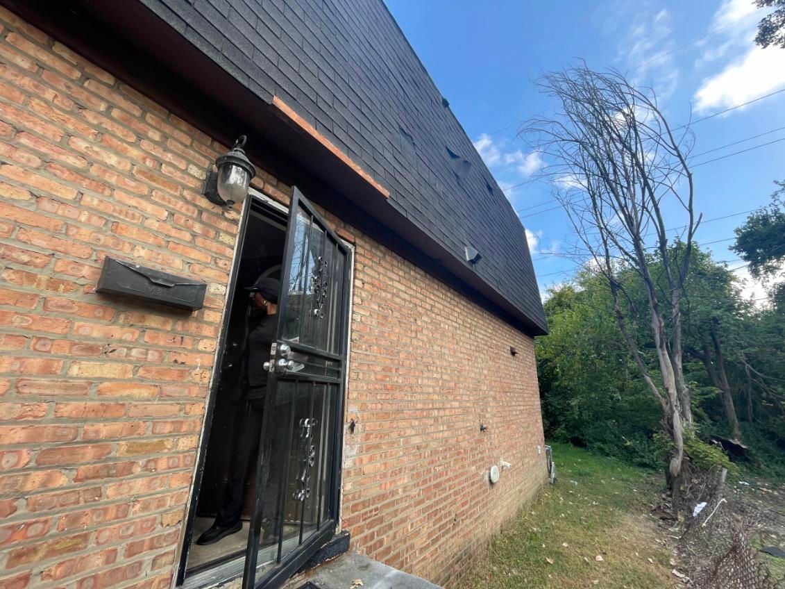 6007 S La Salle Street — Chicago, IL 60621
