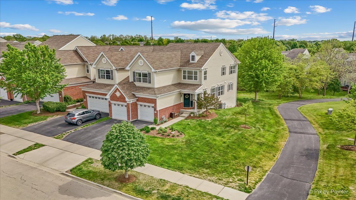 1131 Falcon Ridge Drive — Elgin, IL 60124