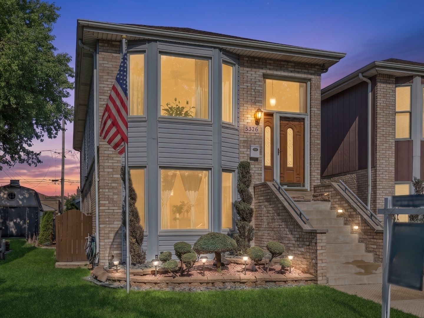 5326 S Nagle Avenue — Chicago, IL 60638