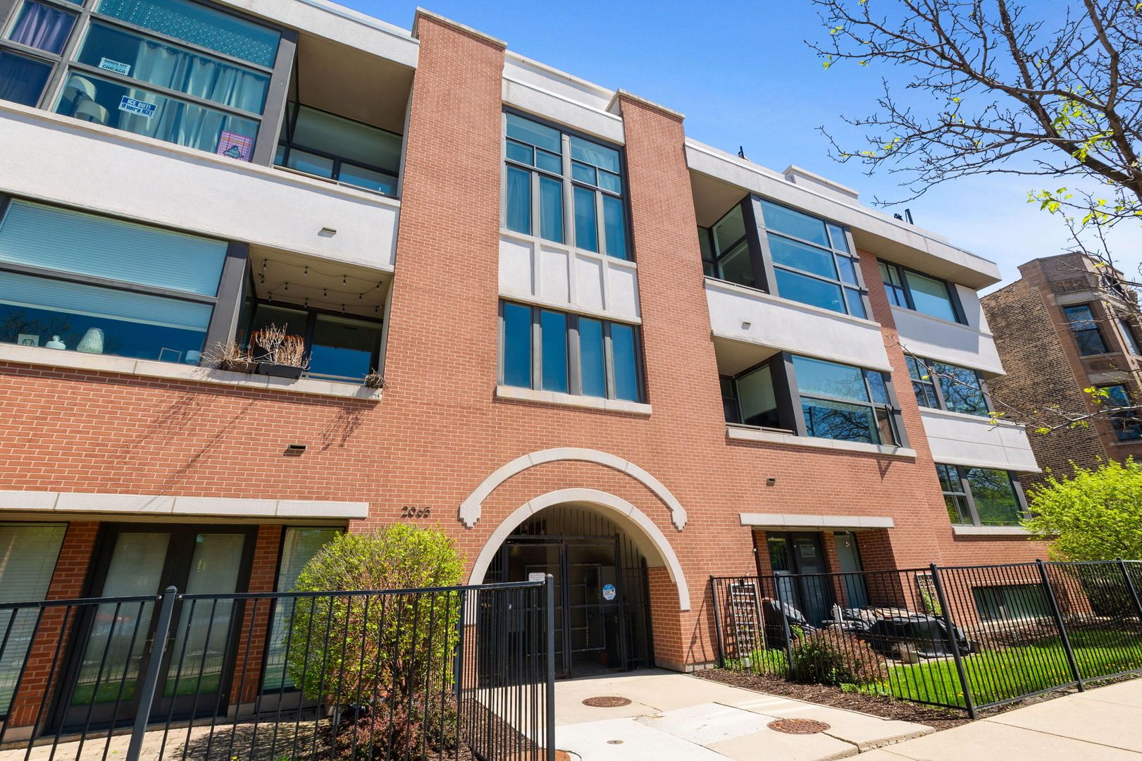 2065 N Kedzie Avenue #104 — Chicago, IL 60647