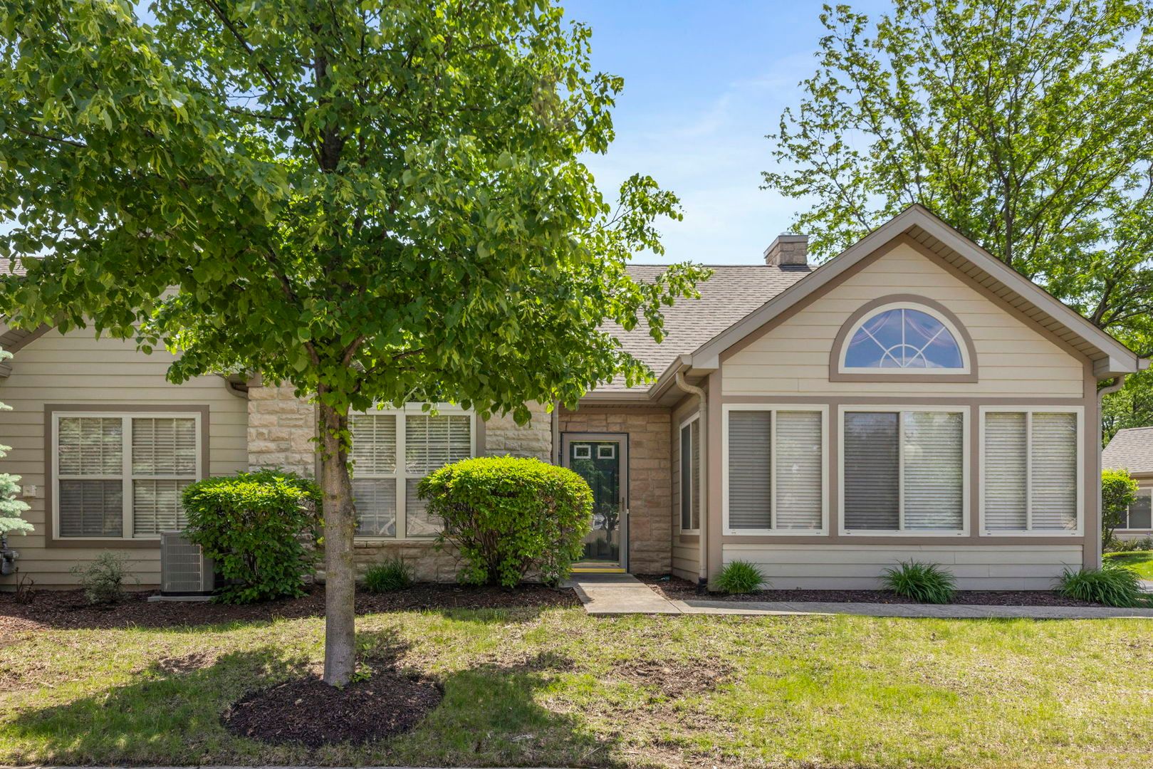 1900 Timbers Edge Circle — Joliet, IL 60431