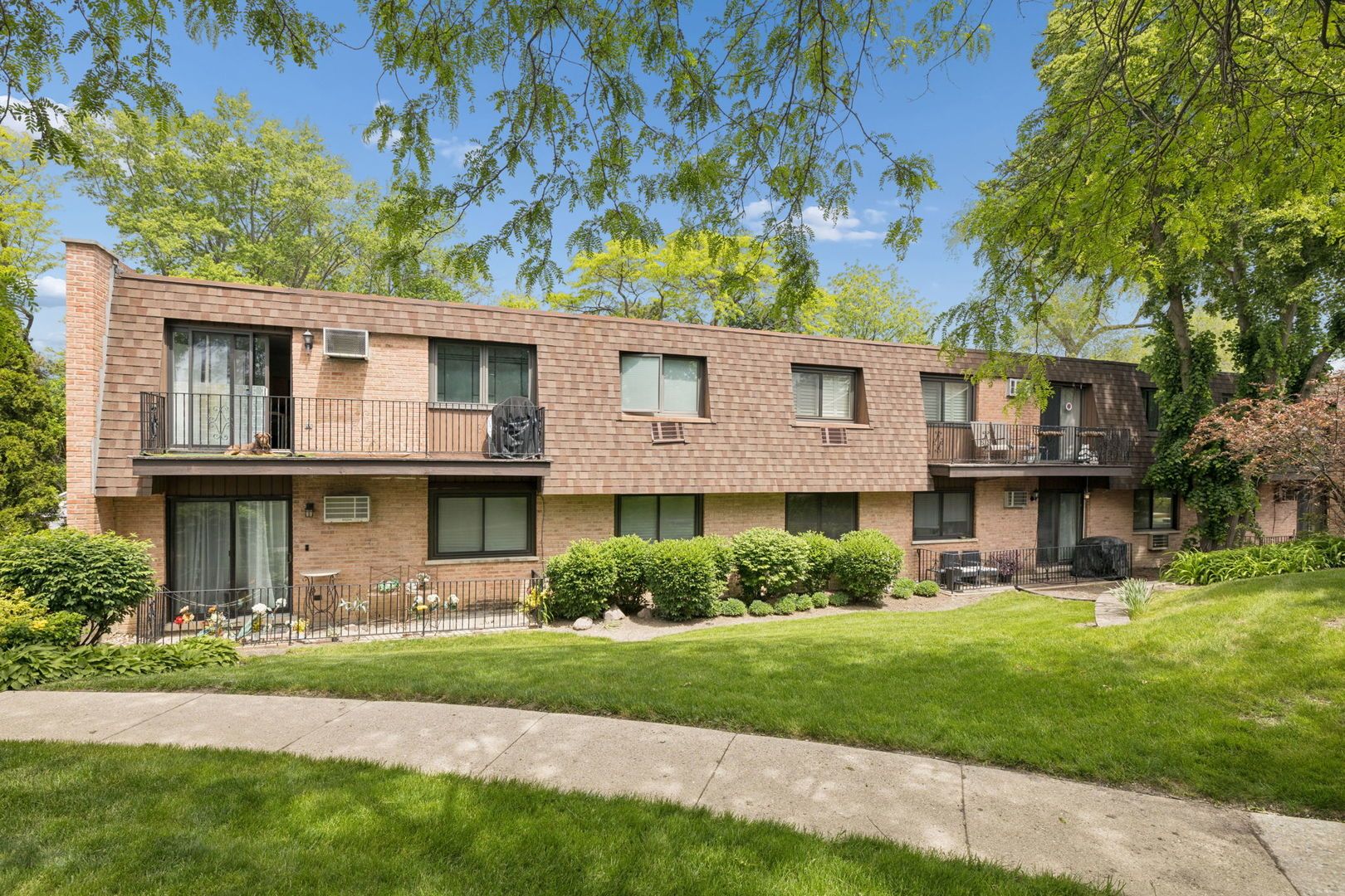 550 E Main Street #2A — Barrington, IL 60010