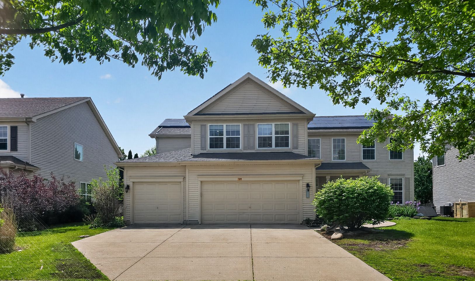 785 Barclay Drive — Bolingbrook, IL 60440