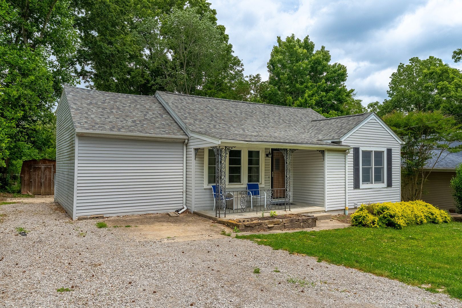 1010 W Jefferson Street — Carbondale, IL 62901