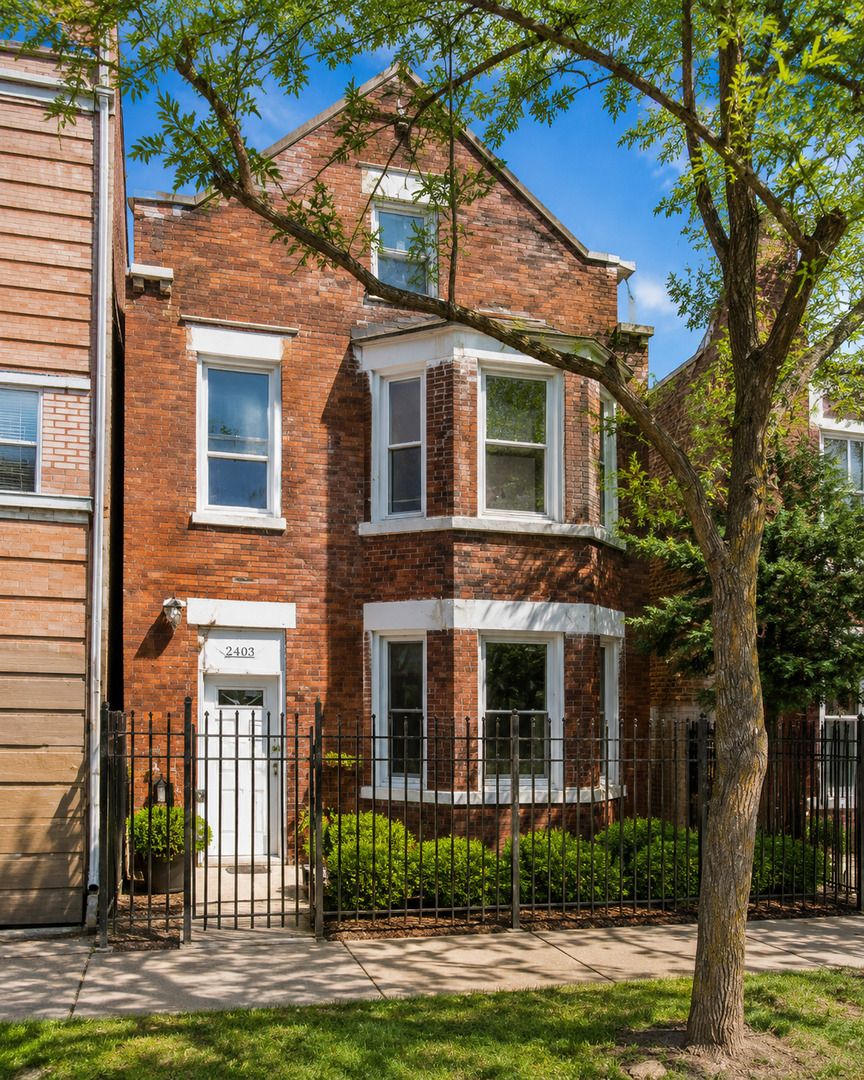 2403 S St Louis Avenue — Chicago, IL 60623