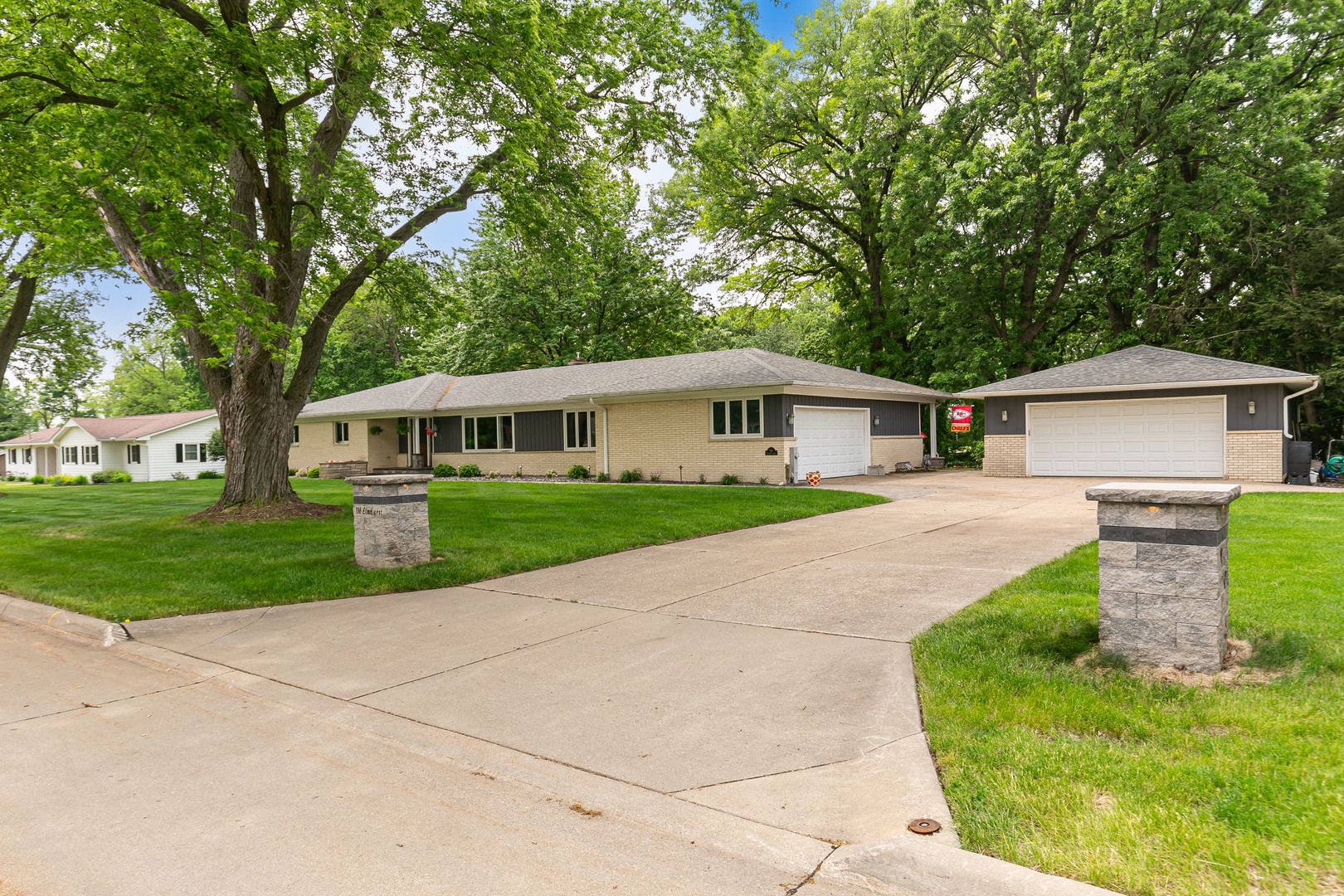 116 Elmhurst Lane — Riverdale, IA 52722