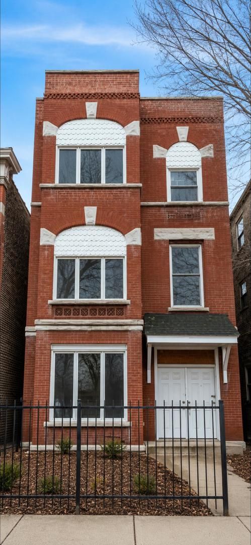 3018 W Flournoy Street — Chicago, IL 60612