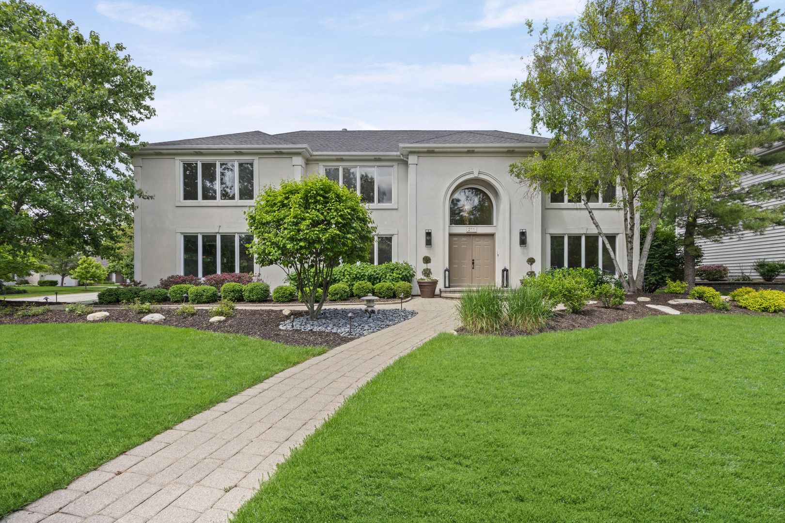 211 Millcreek Lane — Naperville, IL 60540