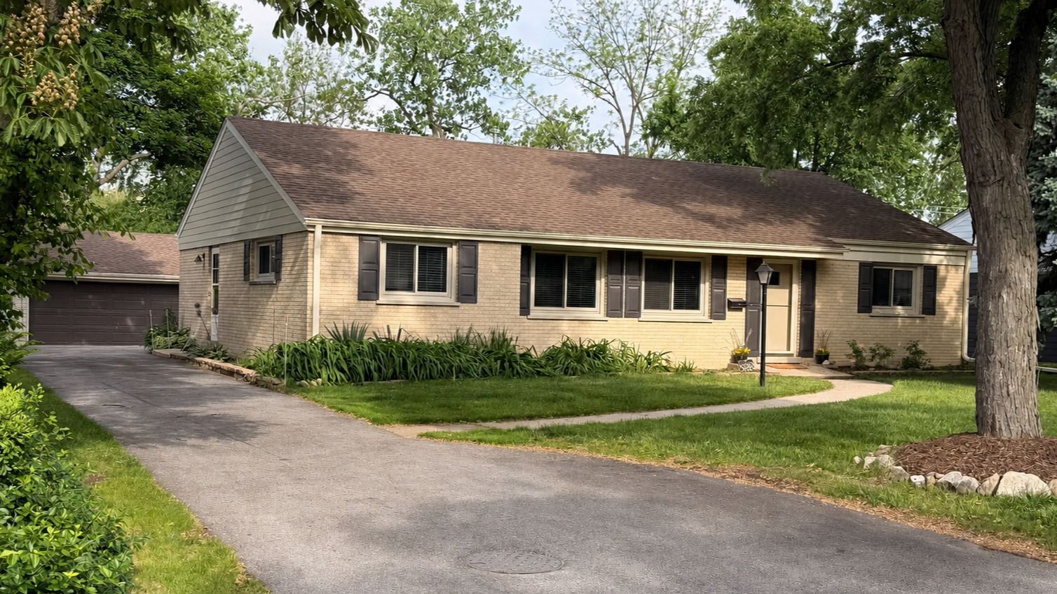 5818 Ridgewood Drive — Western Springs, IL 60558
