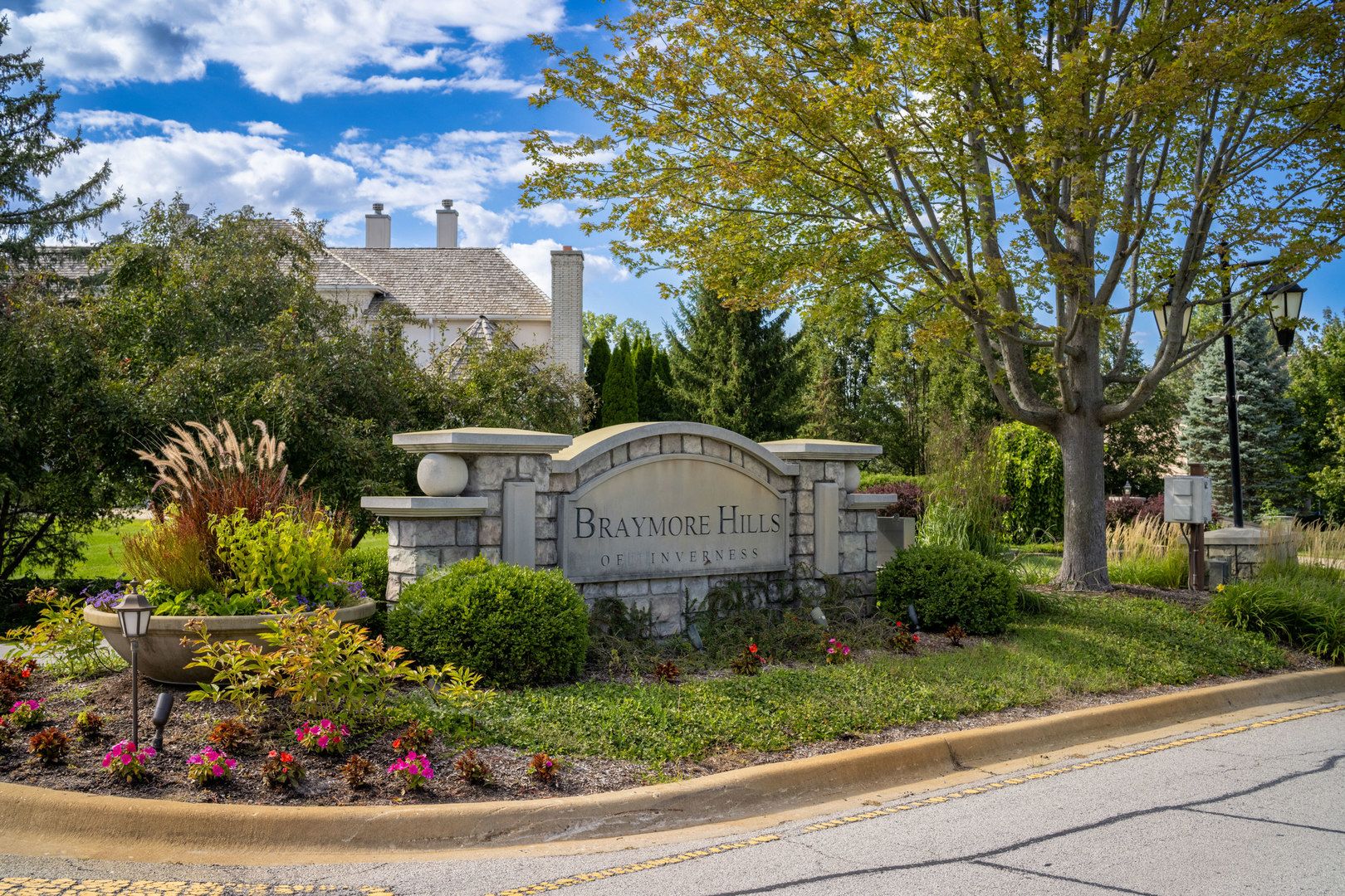 1100 Macalpin Drive — Inverness, IL 60010