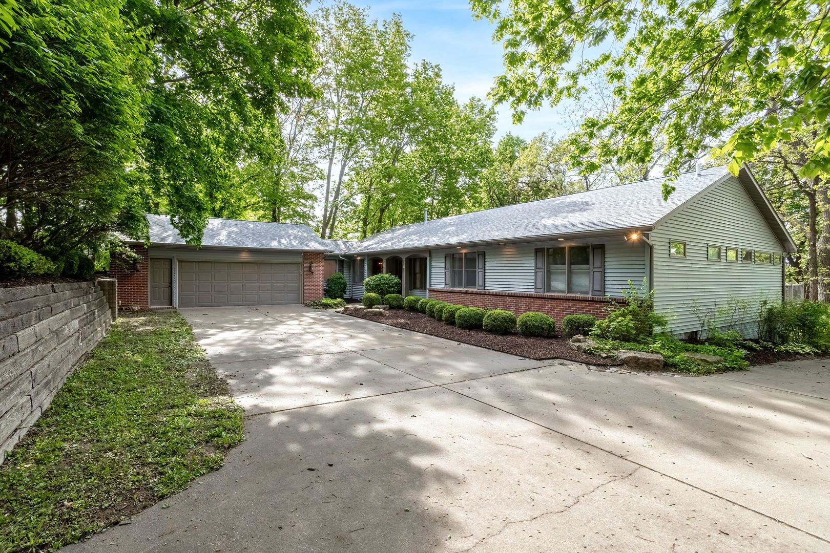 60 Custer Terrace — Bettendorf, IA 52722