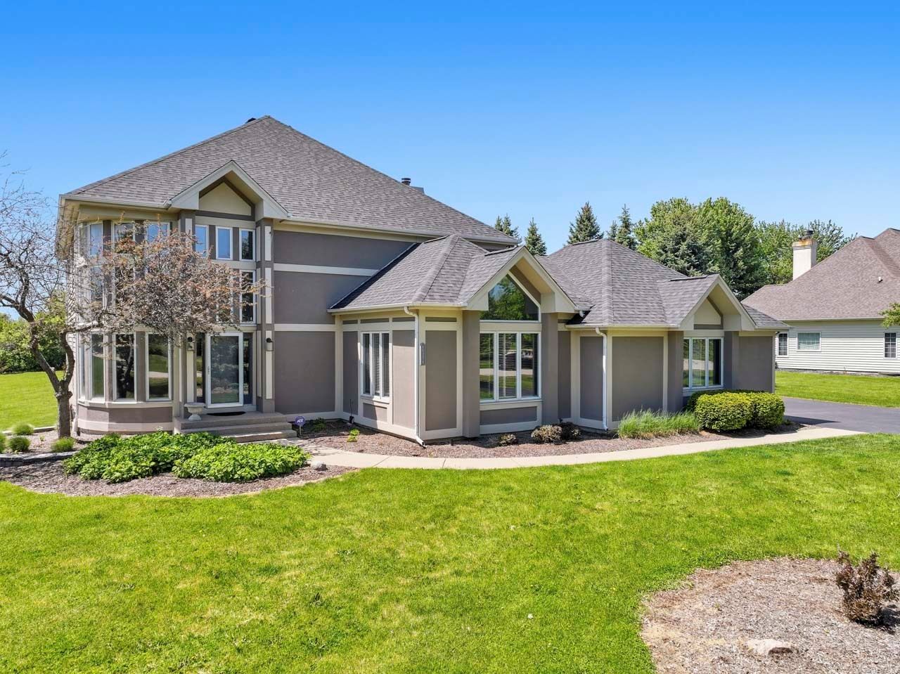 6N274 W Ridgewood Lane — St. Charles, IL 60175