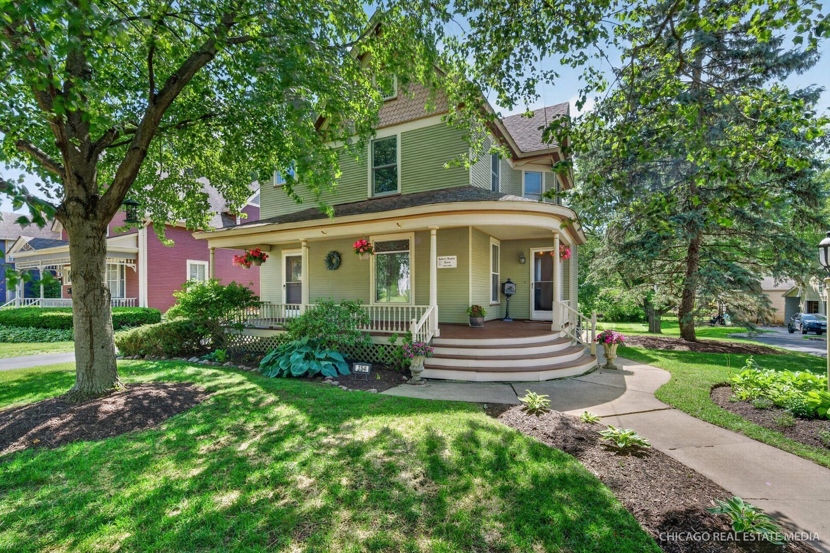 354 S Madison Street — Woodstock, IL 60098