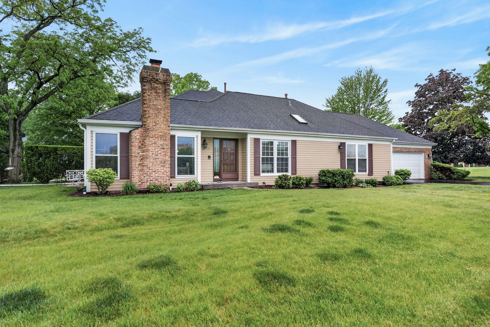131 Camden Court — Lincolnshire, IL 60069