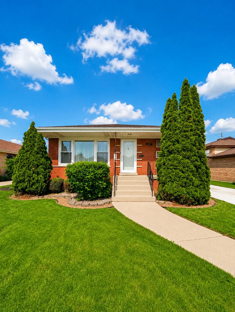 11401 S Lawndale Avenue — Chicago, IL 60655