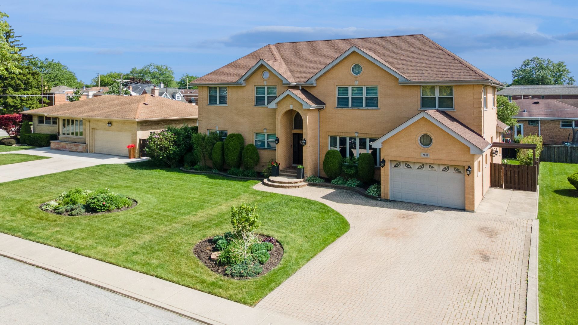 7911 W Rascher Avenue — Chicago, IL 60656