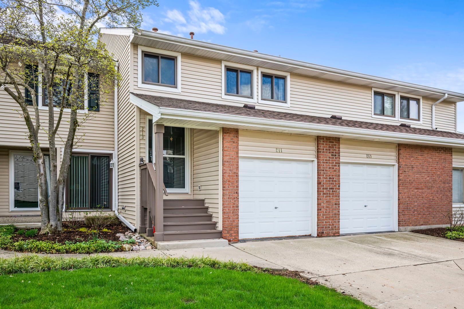 213 Winding Oak Lane — Buffalo Grove, IL 60089