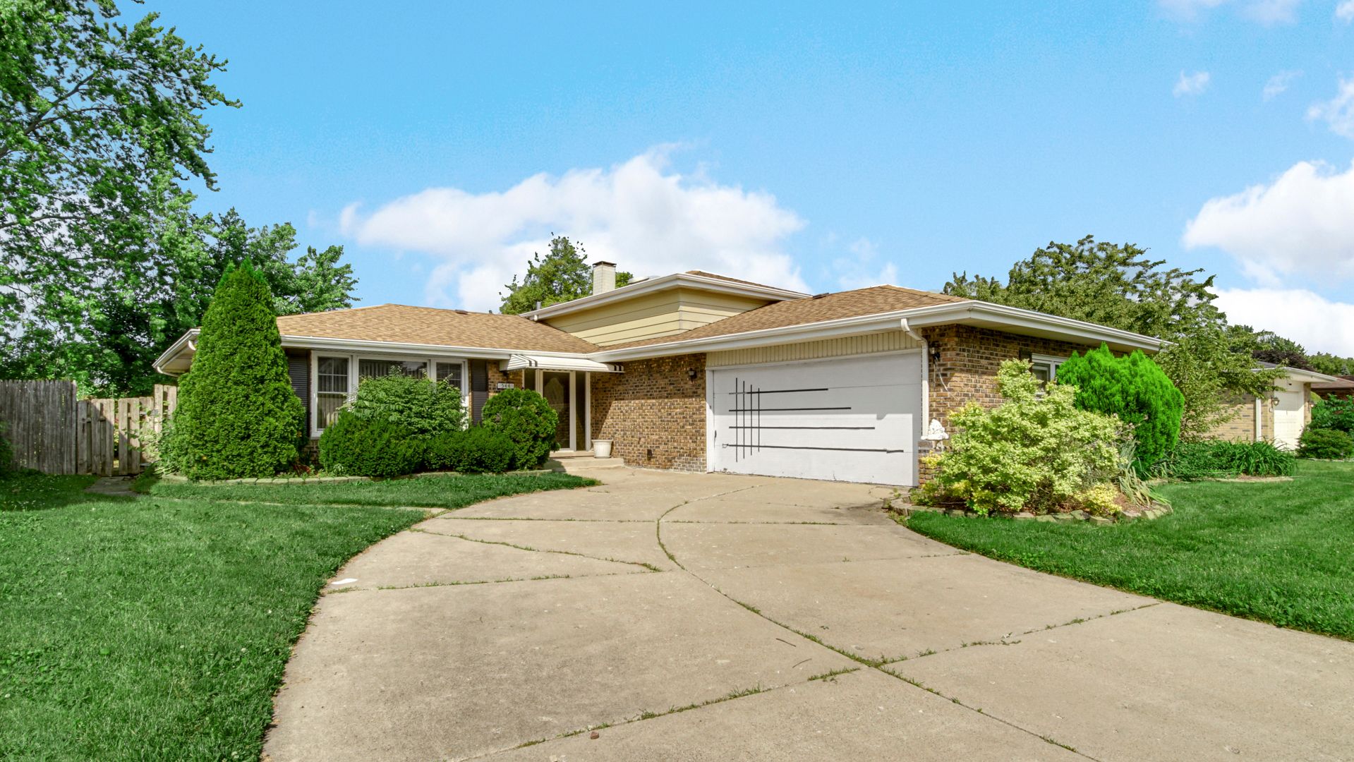 544 Thornwood Drive — South Holland, IL 60473