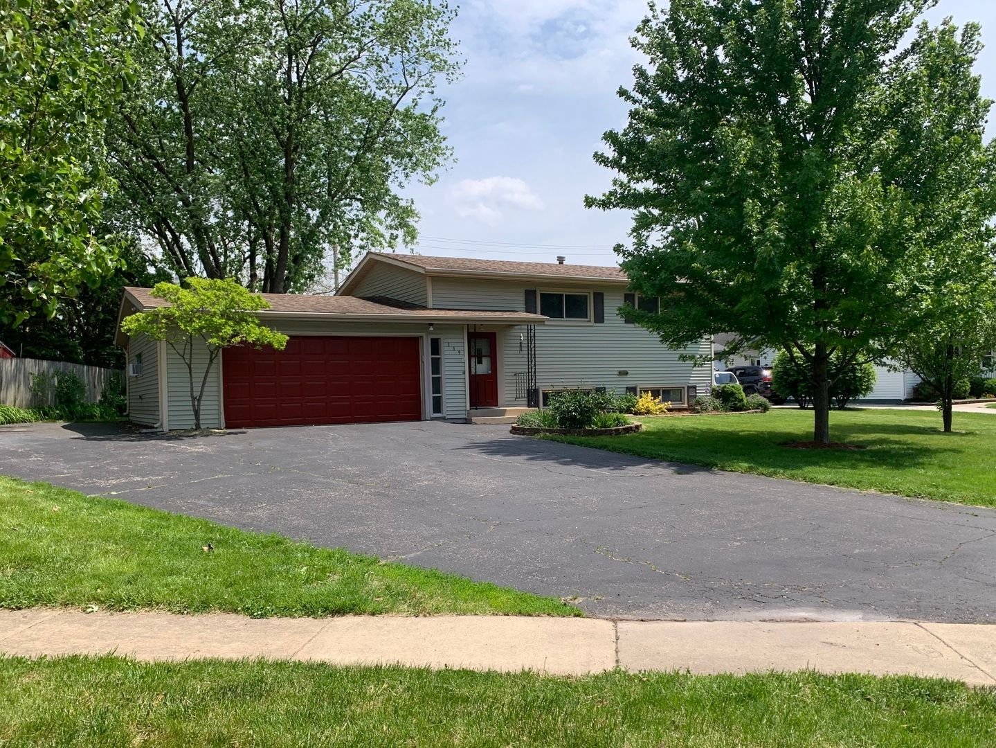 119 Ridge Lane — Geneva, IL 60134