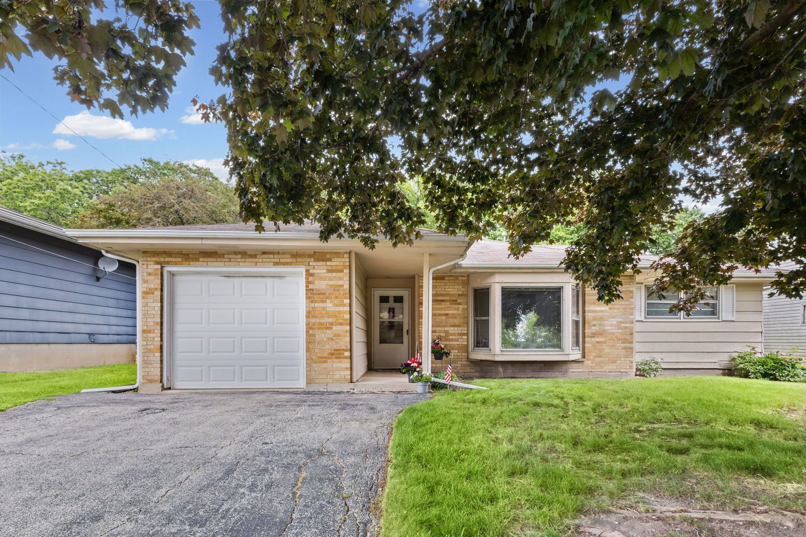 626 Greenbriar Lane — Lindenhurst, IL 60046